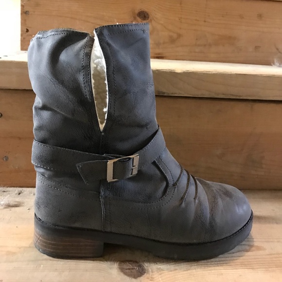 Grey boot - Picture 2 of 4